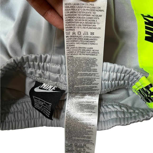 NIKE Boys Size 5 Silver & Neon Green Tircot Track Set - Picture 5 of 5